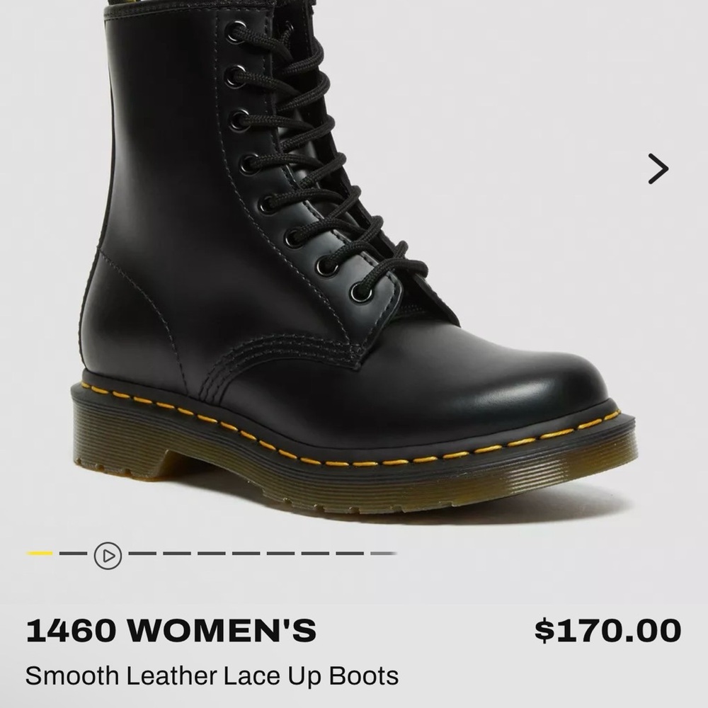 Dr. Martens 1460 Women's Black Lace-Up Boots
EUC- no scuff marks
